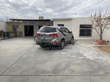 CASA EN VENTA DE UNA PLANTA, COL. EN SALVARCAR