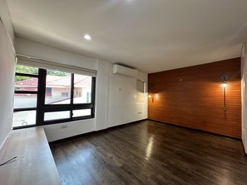 PNM - FOR SALE: 5 Bedroom House & Lot in Cinco Hermanos Subd., Marikina