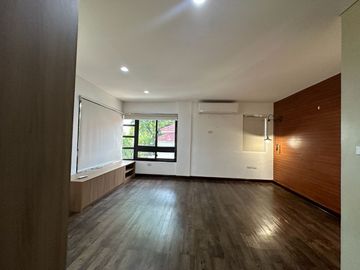 PNM - FOR SALE: 5 Bedroom House & Lot in Cinco Hermanos Subd., Marikina