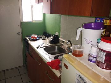 CASA DUPLEX, VENDO LA PLANTA BAJA, CON TERRENO EXCEDENTE.
