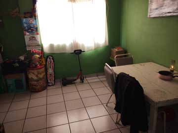 CASA DUPLEX, VENDO LA PLANTA BAJA, CON TERRENO EXCEDENTE.