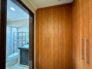 For Sale House and Lot in One Edison Place Lahug, Cebu City