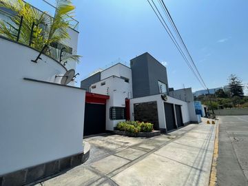 AMPLIA Y ACOGEDORA CASA EN CONDOMINIO A MINUTOS DE LA UNIVERSIDAD DE LIMA (WALKING DISTANCE)