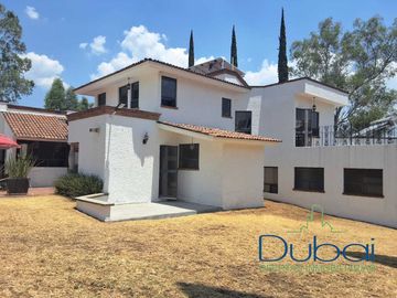 Venta residencia dentro del Club Campestre Erandeni