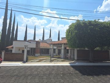 Venta residencia dentro del Club Campestre Erandeni