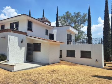 Venta residencia dentro del Club Campestre Erandeni