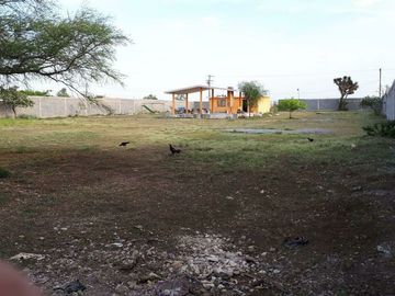 QUINTA Y TERRENO CON CASA EN VENTA EN PESQUERÍA