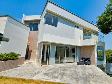 Casa Campestre en Venta en Sector Masinga, Amoblada, Santa Marta