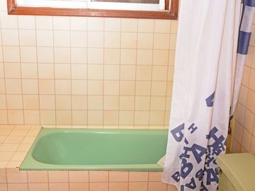 Quilpué, Parcela 3,8 Hás, productiva, casa 4 dormitorios +2 cabañas + piscina + pozo