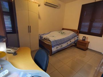 Rumah Nyaman Masuk Komplek, 200 Meter Ke Jalan Veteran Raya
