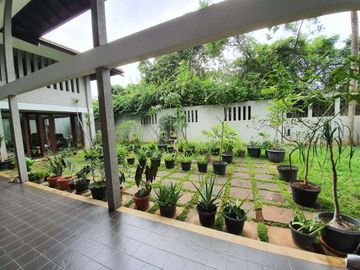 Rumah Nyaman Masuk Komplek, 200 Meter Ke Jalan Veteran Raya