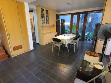 Rumah Nyaman Masuk Komplek, 200 Meter Ke Jalan Veteran Raya