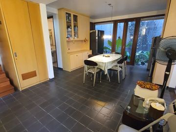 Rumah Nyaman Masuk Komplek, 200 Meter Ke Jalan Veteran Raya