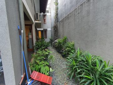 Rumah Nyaman Masuk Komplek, 200 Meter Ke Jalan Veteran Raya