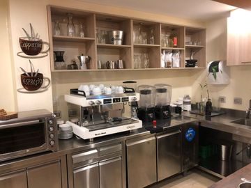 VENTA LOCAL COMERCIAL REMODELADO, EX-RESTAURANTE, 217 M2, 3 PISOS
