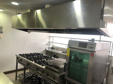 VENTA LOCAL COMERCIAL REMODELADO, EX-RESTAURANTE, 217 M2, 3 PISOS