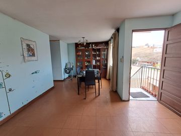 VENDO CASA DE 2 PISOS EN LA MOLINA -   CALLE LOS ECONOMOS - URB. SANTA FELICIA