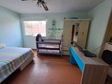 VENDO CASA DE 2 PISOS EN LA MOLINA -   CALLE LOS ECONOMOS - URB. SANTA FELICIA