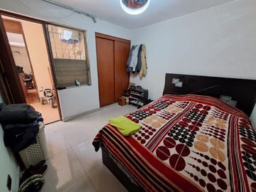 VENDO CASA DE 2 PISOS EN LA MOLINA -   CALLE LOS ECONOMOS - URB. SANTA FELICIA