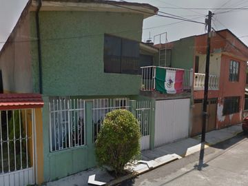 CASA EN VENTA EN LA COL. J. JIMÉNEZ CANTU, METEPEC, ESTADO DE MEXICO