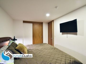 Av. Ordoñez Lasso, Venta de Departamento AMOBLADO