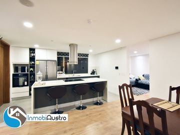 Av. Ordoñez Lasso, Venta de Departamento AMOBLADO
