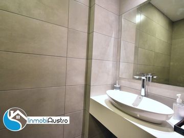 Av. Ordoñez Lasso, Venta de Departamento AMOBLADO