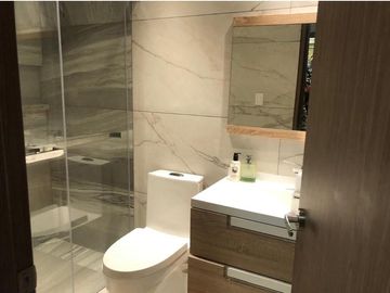 DEPARTAMENTO VENTA ESTILO CONTEMPORANEO DE TRES RECAMARAS Y TRES TERRAZAS, EXCELENTE UBICACION EN POLANCO