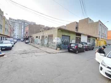 Vendo terreno Comercial 610 m2 -  Breña –  Ubicado en esquina - A unos metros de la Av. Centenario –  A una cuadra La Rambla