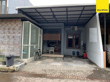 Dijual Rumah 2 lantai SHM di Perum Royal Ketintang Residence Surabaya