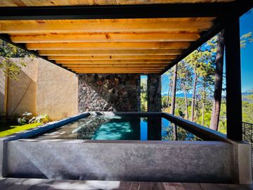 Casa en venta en Avándaro a 5 minutos del club de golf en Valle de Bravo