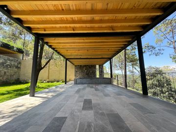 Casa en venta en Avándaro a 5 minutos del club de golf en Valle de Bravo