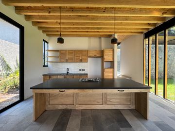 Casa en venta en Avándaro a 5 minutos del club de golf en Valle de Bravo