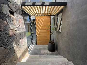 Casa en venta en Avándaro a 5 minutos del club de golf en Valle de Bravo