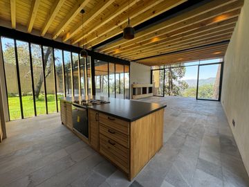 Casa en venta en Avándaro a 5 minutos del club de golf en Valle de Bravo