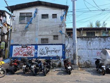 For Sale!! Compound Type Property with Tenant in Potrero, Malabon City