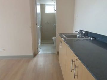 2bedroom condo in manila peninsula agdren near sm manila santa ana manila