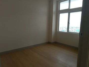 2bedroom condo in manila peninsula agdren near sm manila santa ana manila