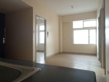 2bedroom condo in manila peninsula agdren near sm manila santa ana manila