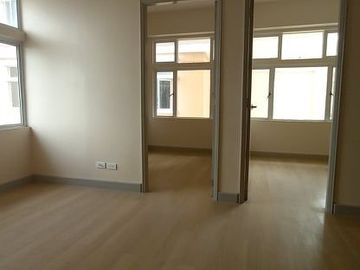 2bedroom condo in manila peninsula agdren near sm manila santa ana manila