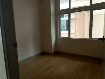 2bedroom condo in manila peninsula agdren near sm manila santa ana manila