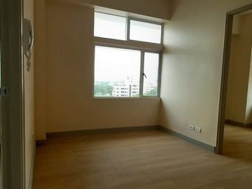 2bedroom condo in manila peninsula agdren near sm manila santa ana manila