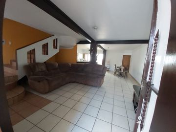 Venta Casa en Col. José Ma. Pino Suarez. Frente a la universidad tecnológica y cerca del mercado de abastos
