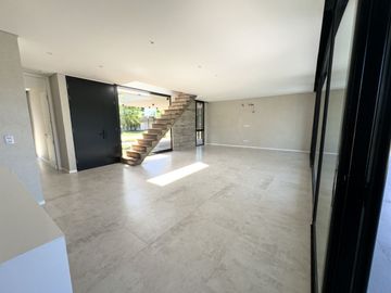 Dueño Directo - Venta Increible Casa a Estrenar en Haras Santa Maria