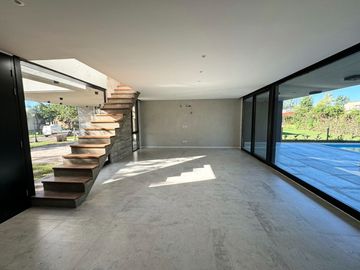 Dueño Directo - Venta Increible Casa a Estrenar en Haras Santa Maria