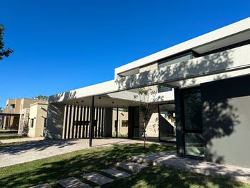 Dueño Directo - Venta Increible Casa a Estrenar en Haras Santa Maria