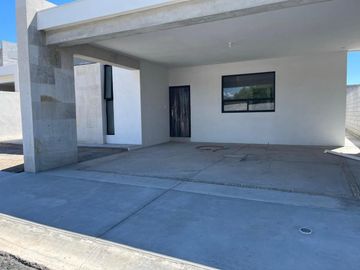 Casa en venta en colonia Puerta del Sol Saltillo, Coahuila