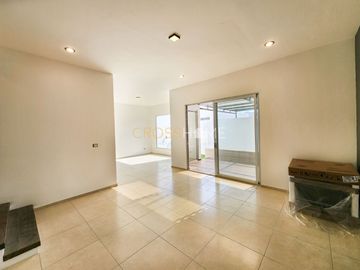 Hermosa y moderna casa estilo industrial a la venta en Lomas de Juriquilla.