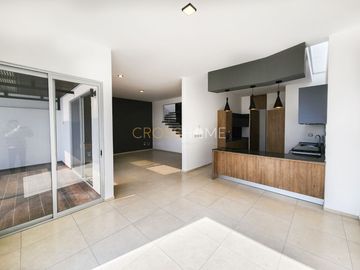 Hermosa y moderna casa estilo industrial a la venta en Lomas de Juriquilla.