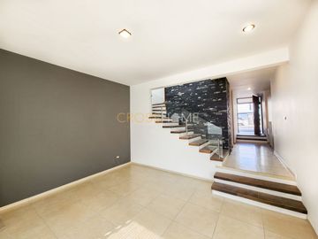 Hermosa y moderna casa estilo industrial a la venta en Lomas de Juriquilla.